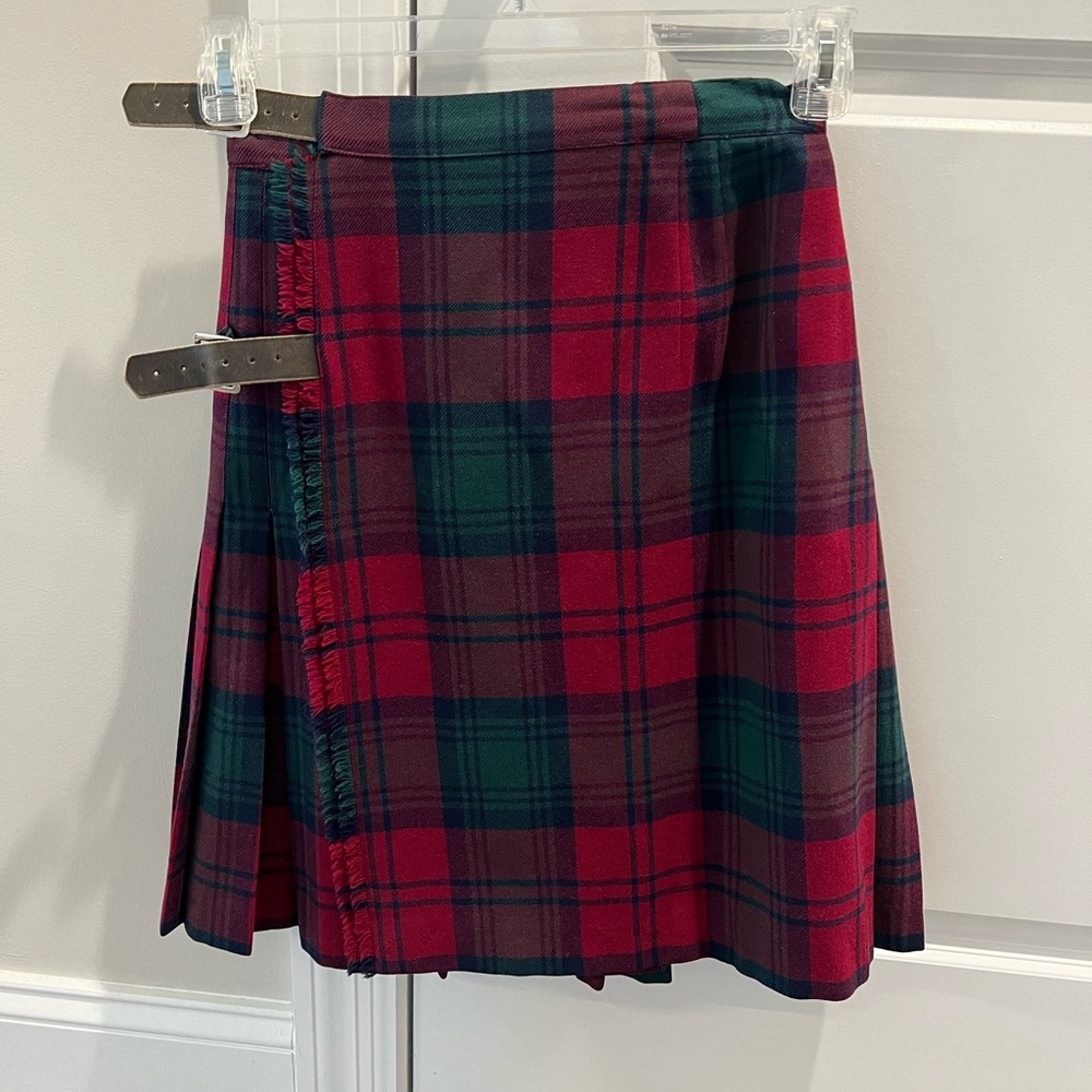 Vintage Wool skirt from The  Scotch House in London Tarten plaid  Small KILT